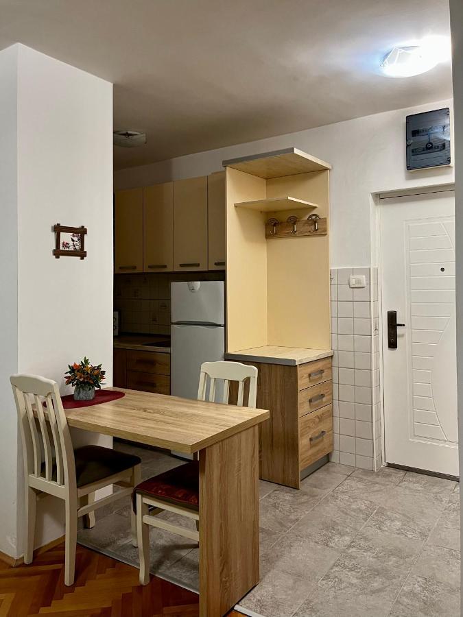 Studio Apartment Welcome 巴尔 外观 照片