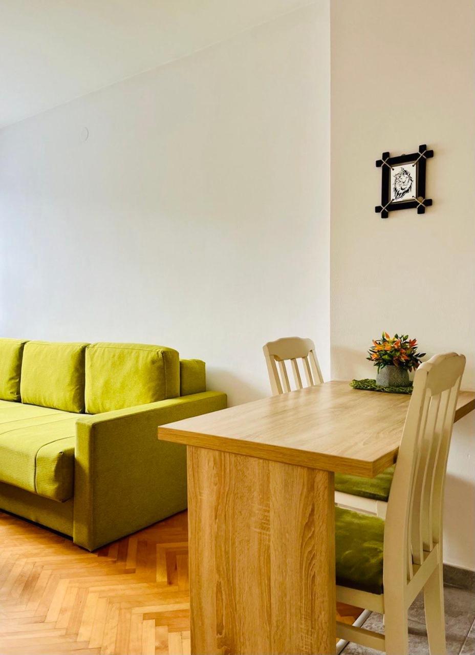 Studio Apartment Welcome 巴尔 外观 照片
